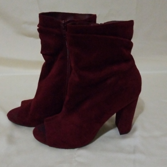 🌸Maroon Velvet 5in Heels - Picture 2 of 5